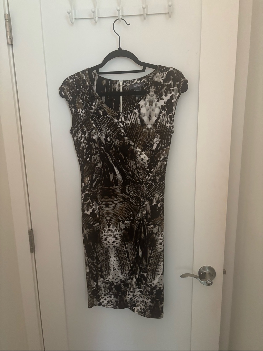 Kenneth Cole Black and White Printed Cap Sleeve Midi Dress